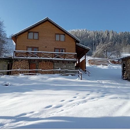 Smerekova Hata Oryavchyk Esterno foto