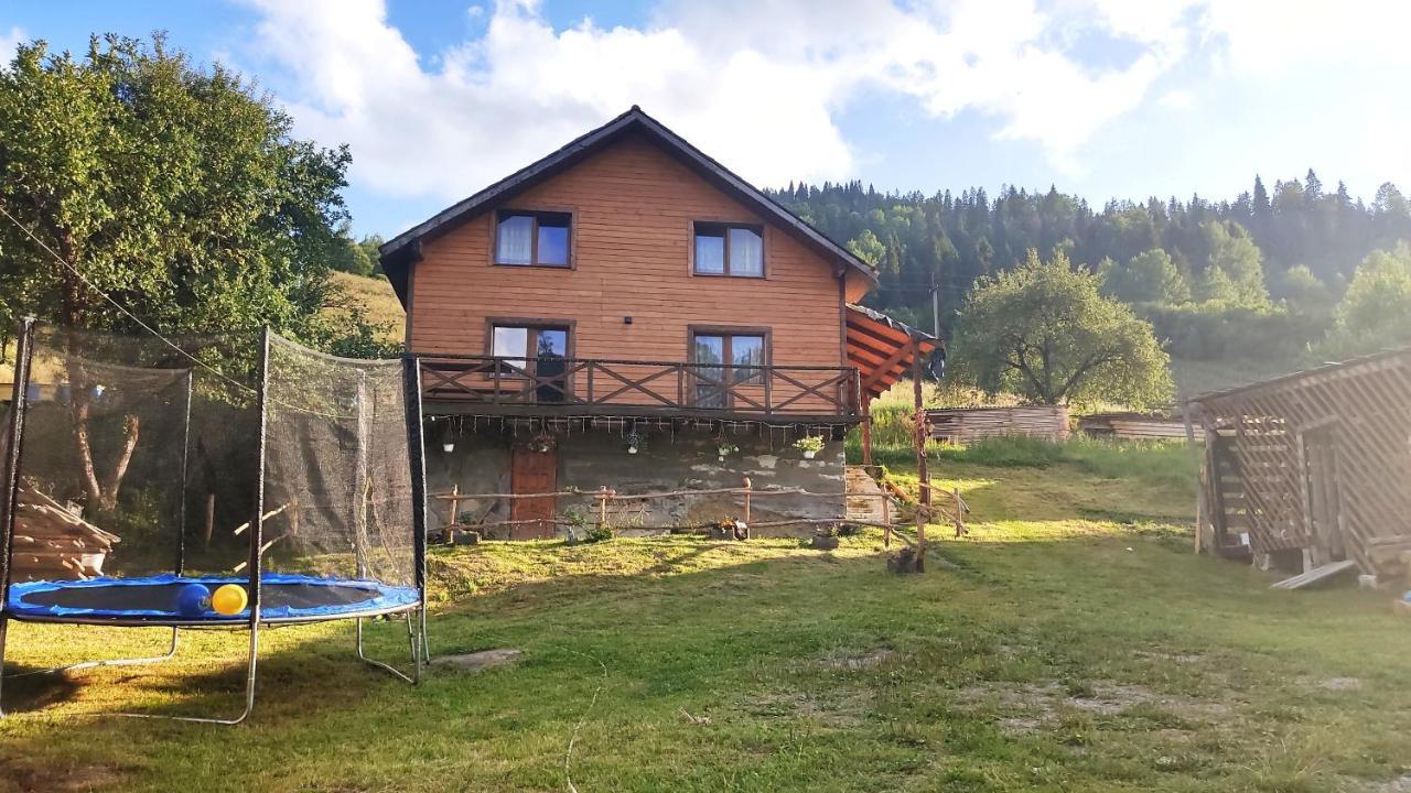 Smerekova Hata Oryavchyk Esterno foto